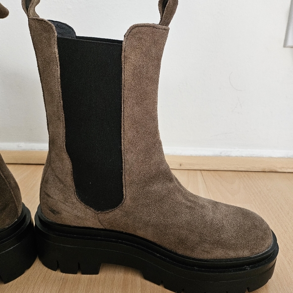 Lug Suede Chelsea Brown Dunnes Boots - Picture 3 of 7